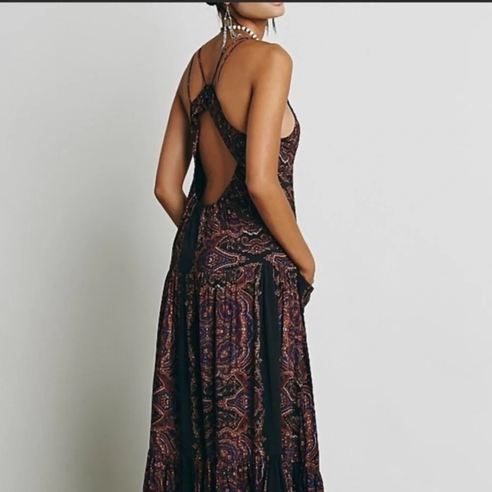 Free People Fragile Hearts Maxi Dress
Black Maroon Paisley 
Size XS - Picture 2 of 6